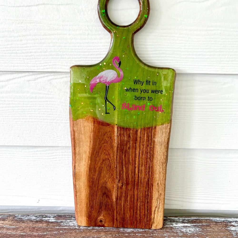 Flamingo Stand Out Resin Wooden Cutting Board Charcuterie Board Handle Acacia - Picture 3 of 3